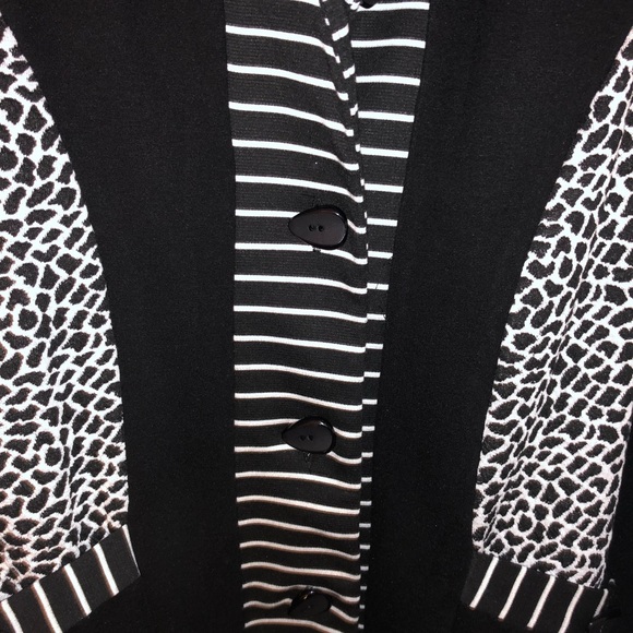 Perfect fun coat for your inner diva - Picture 7 of 7